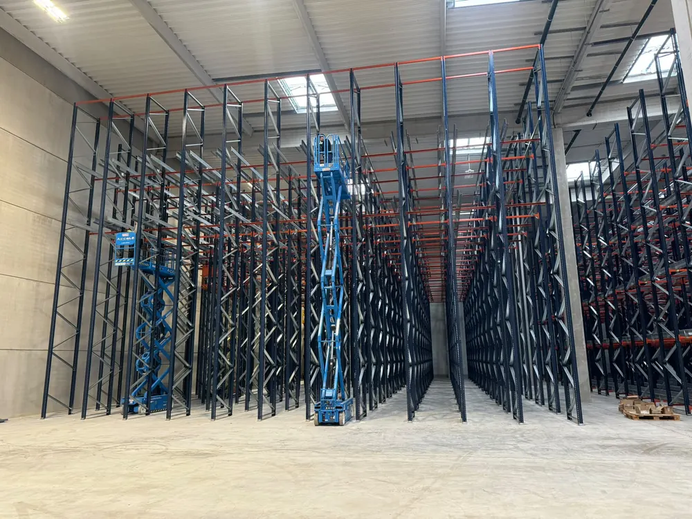 Rayonnage par accumulation de grande densité, couloirs alignés