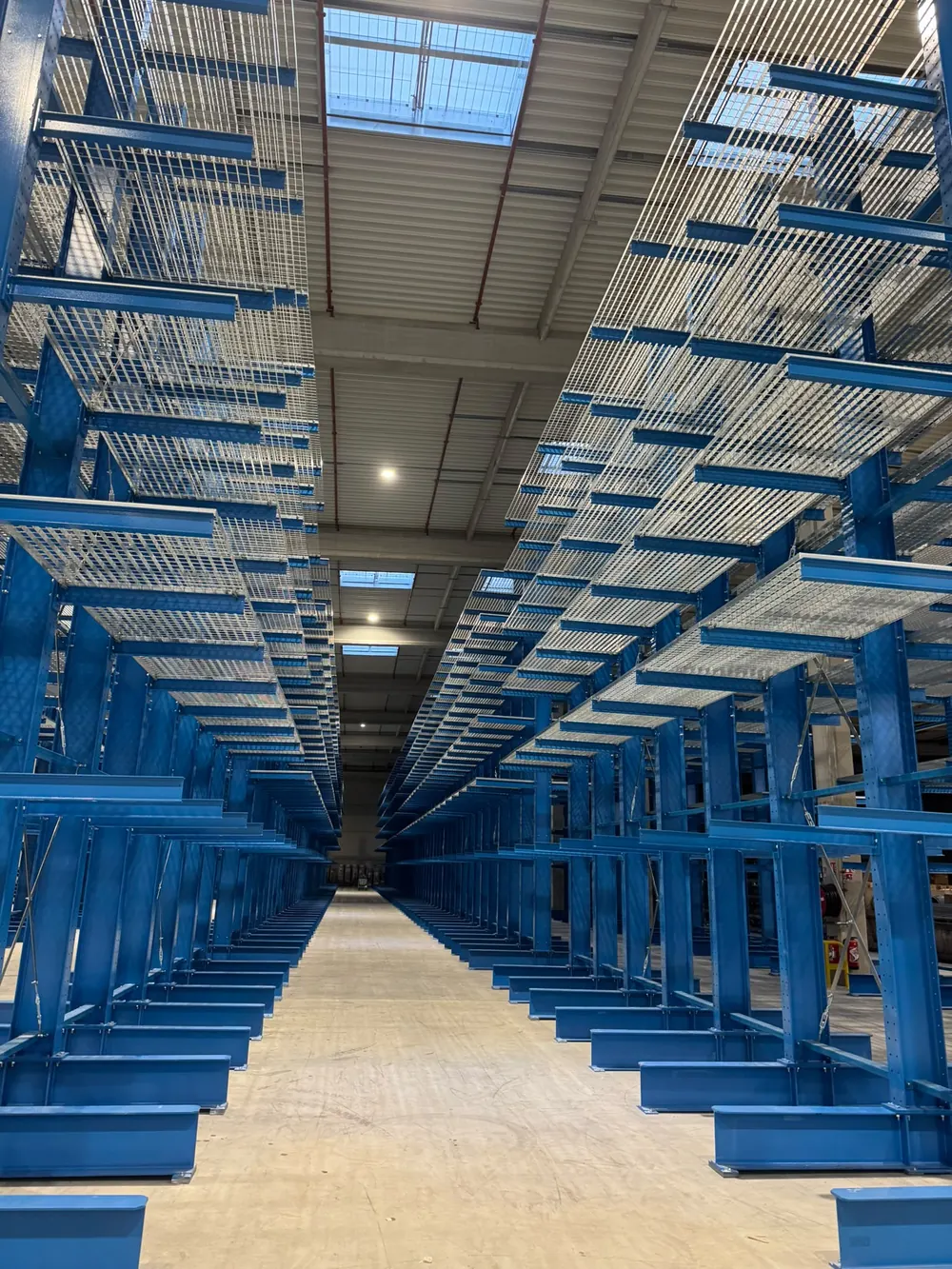 Cantilever lourd en enfilade, bras équipés de caillebotis sur tous les niveaux