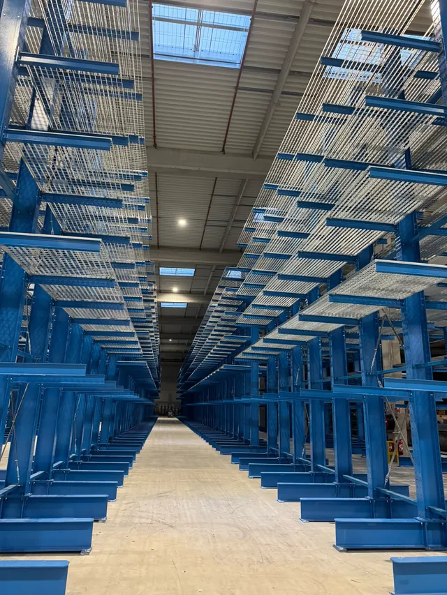Cantilever lourd en enfilade, bras équipés de caillebotis sur tous les niveaux